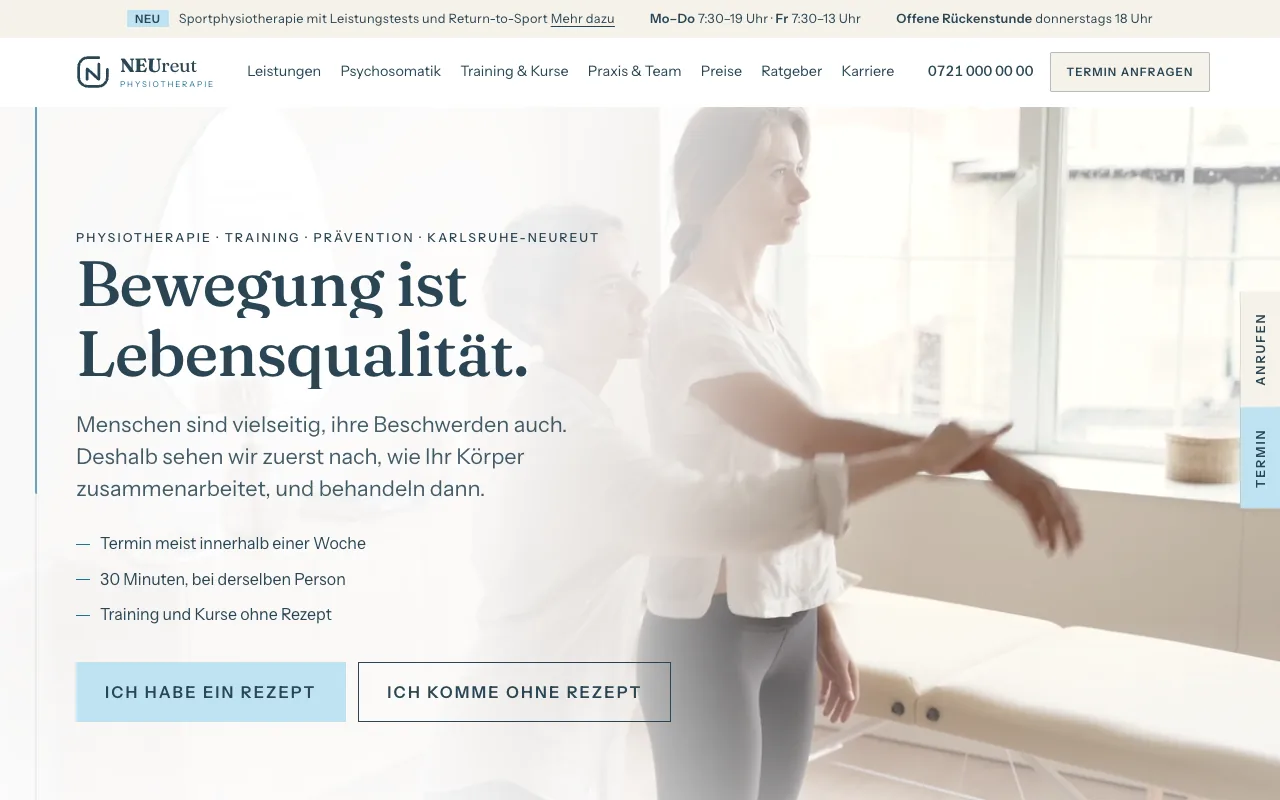 Startseite von NEUreut Physio: die Zeile „Bewegung ist Lebensqualität“ neben einer Behandlungsszene, darunter zwei Knöpfe für Patienten mit und ohne Rezept